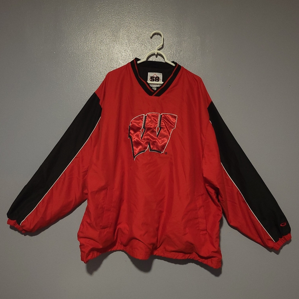 58 Sports Wisconsin Badgers W Pullover Windbreaker